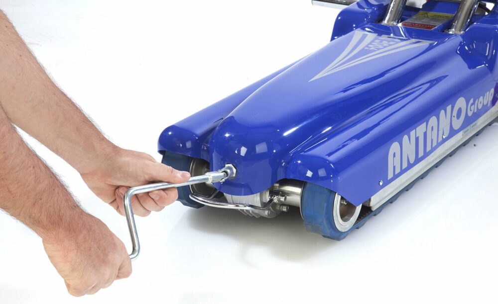 POMŮCKOV Pásový schodolez LG 2004