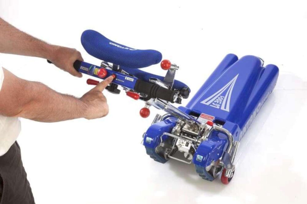 POMŮCKOV Pásový schodolez LG 2004