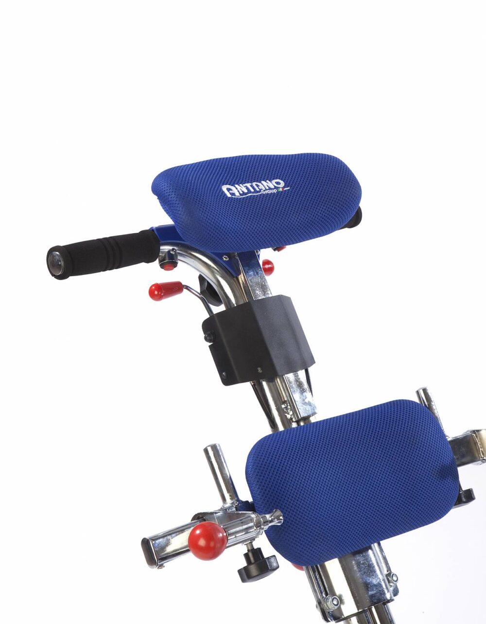 POMŮCKOV Pásový schodolez LG 2004