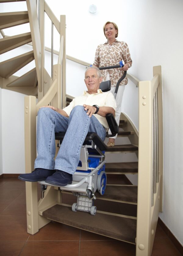 Kolečkový schodolez, zvláštní pomůcka, přeprava imobilních osob, jako invalidní vozík, bezbariérový