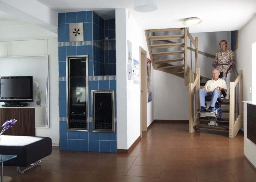 Kolečkový schodolez, zvláštní pomůcka, přeprava imobilních osob, jako invalidní vozík, bezbariérový