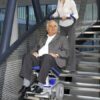 Kolečkový schodolez, zvláštní pomůcka, přeprava imobilních osob, jako invalidní vozík, bezbariérový