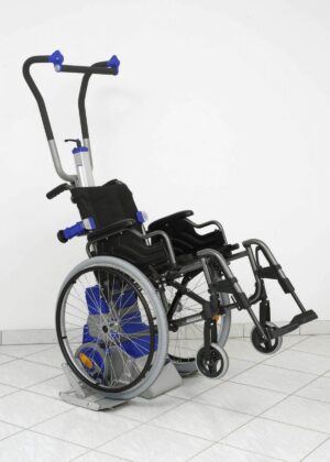 Kolečkový schodolez, zvláštní pomůcka, přeprava imobilních osob, jako invalidní vozík, bezbariérový