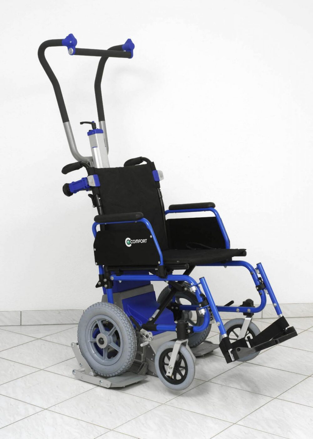 Kolečkový schodolez, zvláštní pomůcka, přeprava imobilních osob, jako invalidní vozík, bezbariérový