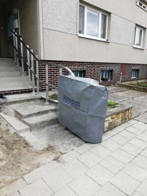 POMŮCKOV šikmá schodišťová plošina CPM pro imobilní osoby používající invalidní vozík