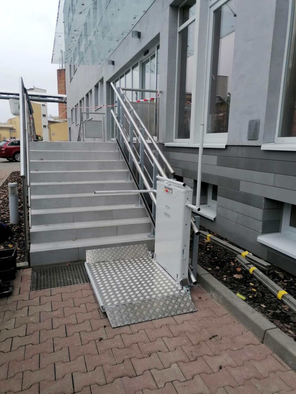 POMŮCKOV šikmá schodišťová plošina IPM