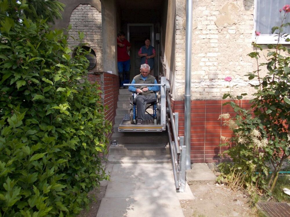 POMŮCKOV šikmá schodišťová plošina IPM