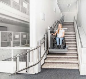 POMŮCKOV šikmá schodišťová plošina PLK8