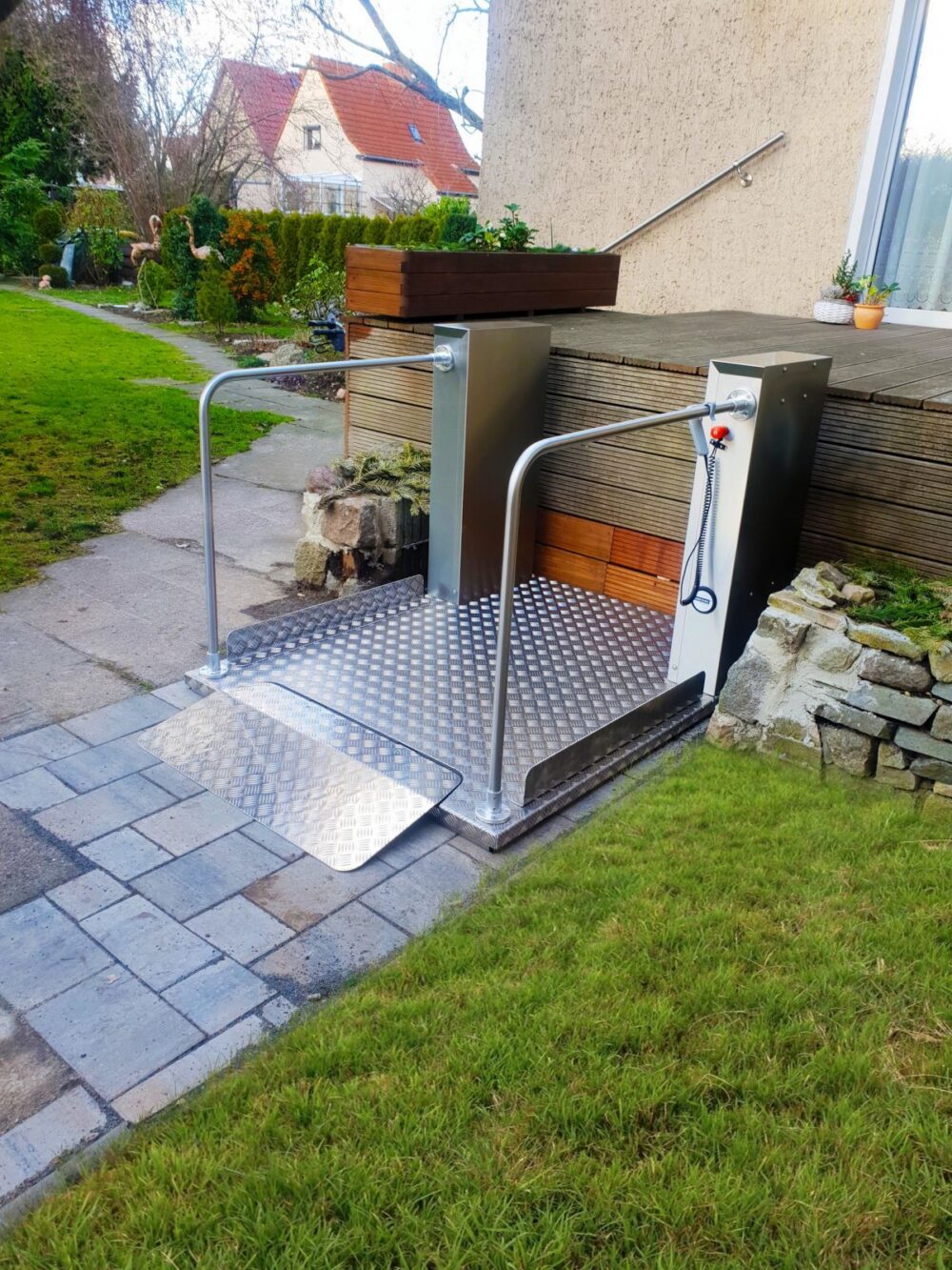 POMŮCKOV svislá zdvihací plošina Herkules