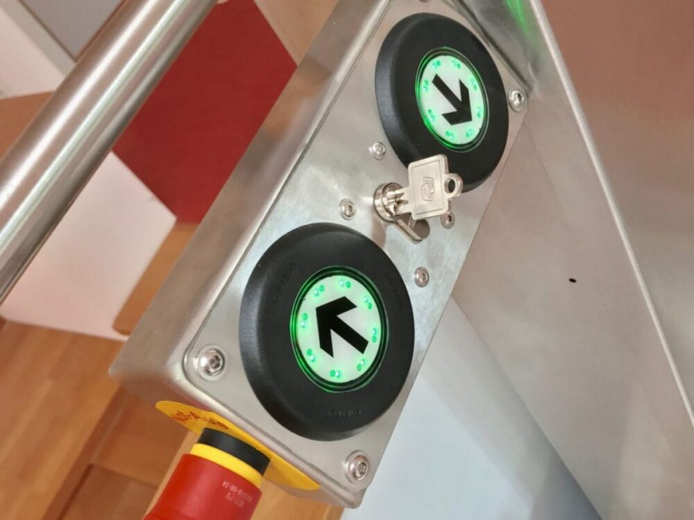 POMŮCKOV svislá zdvihací plošina Herkules