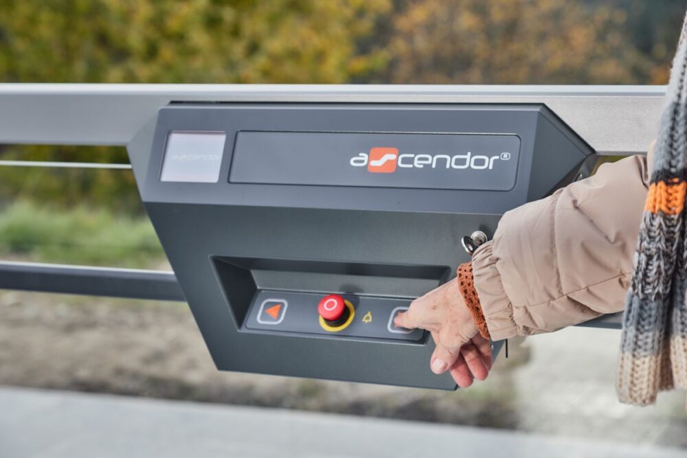 POMŮCKOV svislá zdvihací plošina UnaPorte